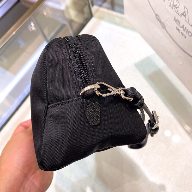 Cosmetic Bag Makeup Bags For Both Men And Women Size 20*11.5*9 cm