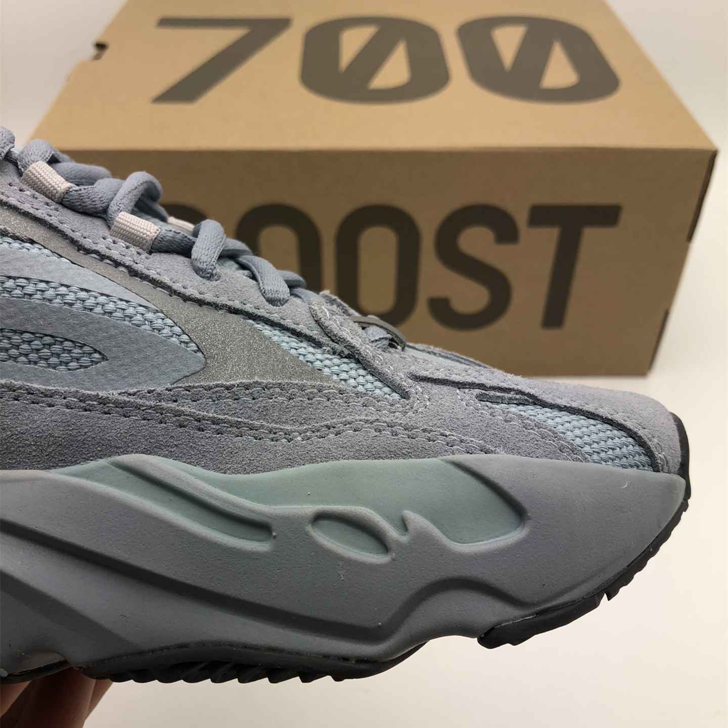 Yeezy Boost 700V2 EU36-EU47 / US3.5-US12