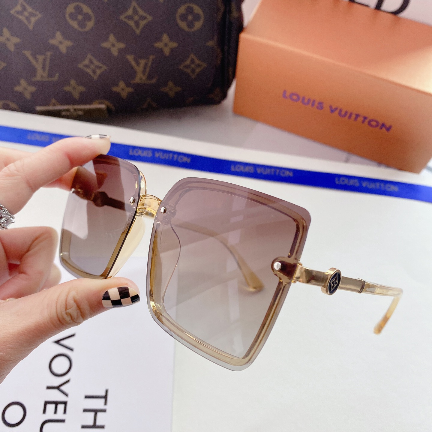 Men's And Women's Sunglasses 2 Colors