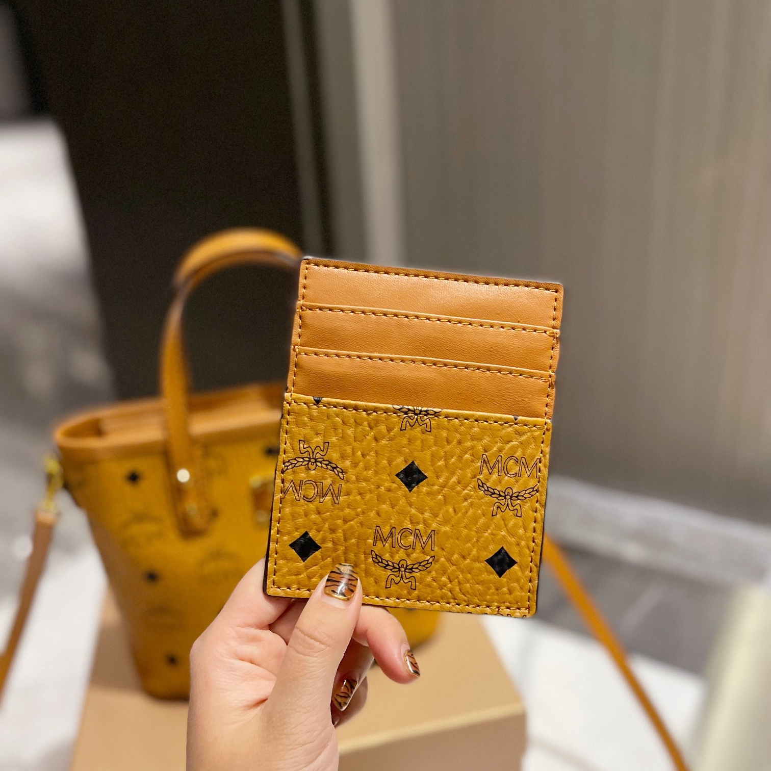 Bags 1:1 Size:20*19cm