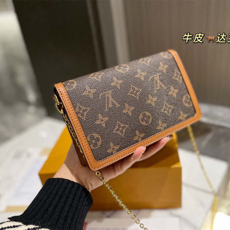 Monogram Dauphine Bag size:18.5*12cm