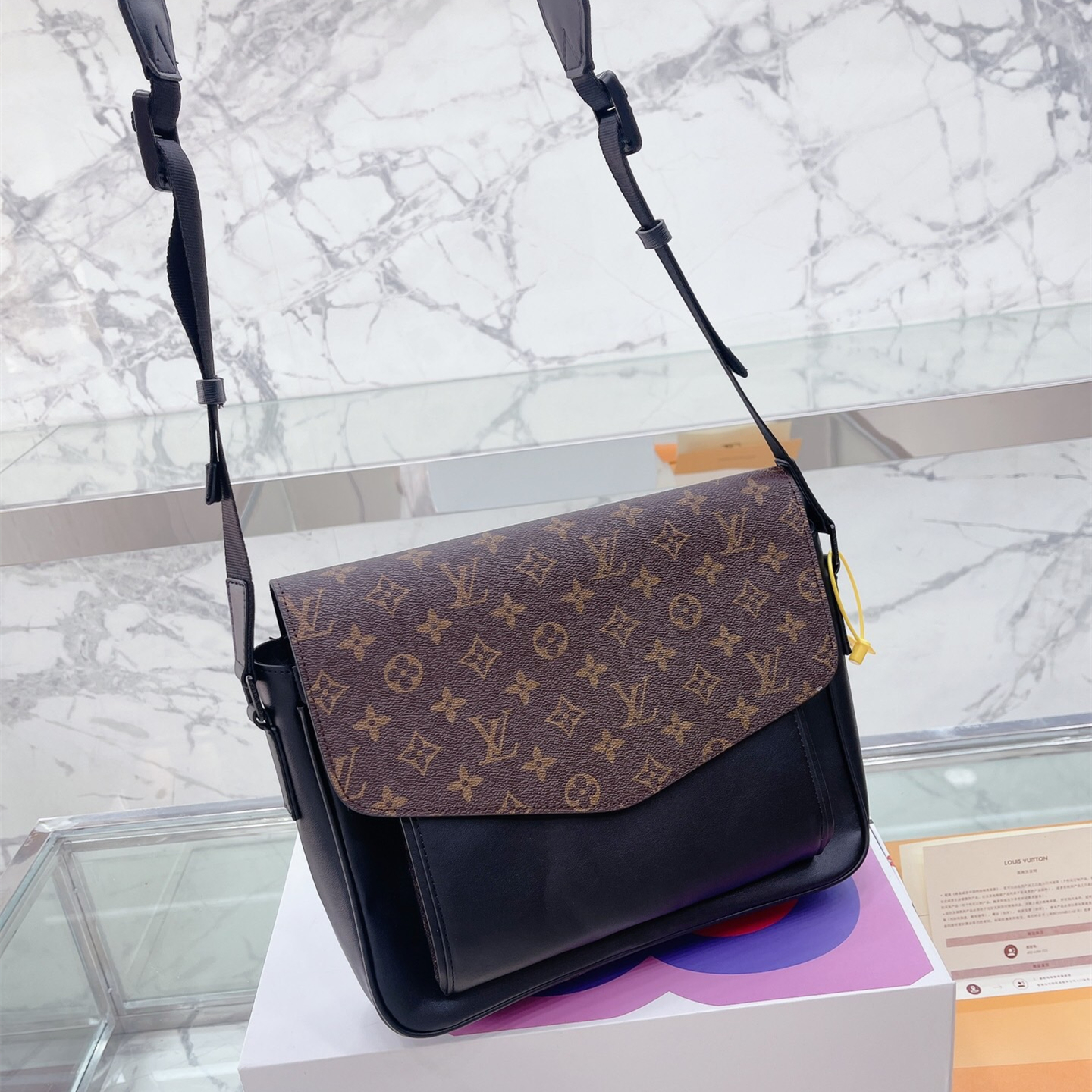 voyager Bags size:30*25cm