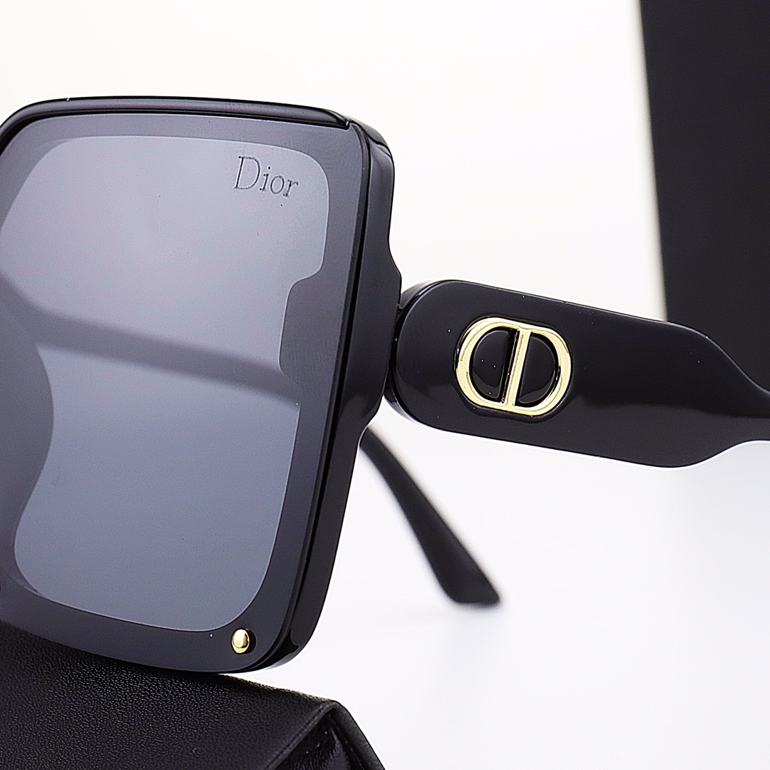 2022 New Men's And Women's Sunglasses 4 Colors