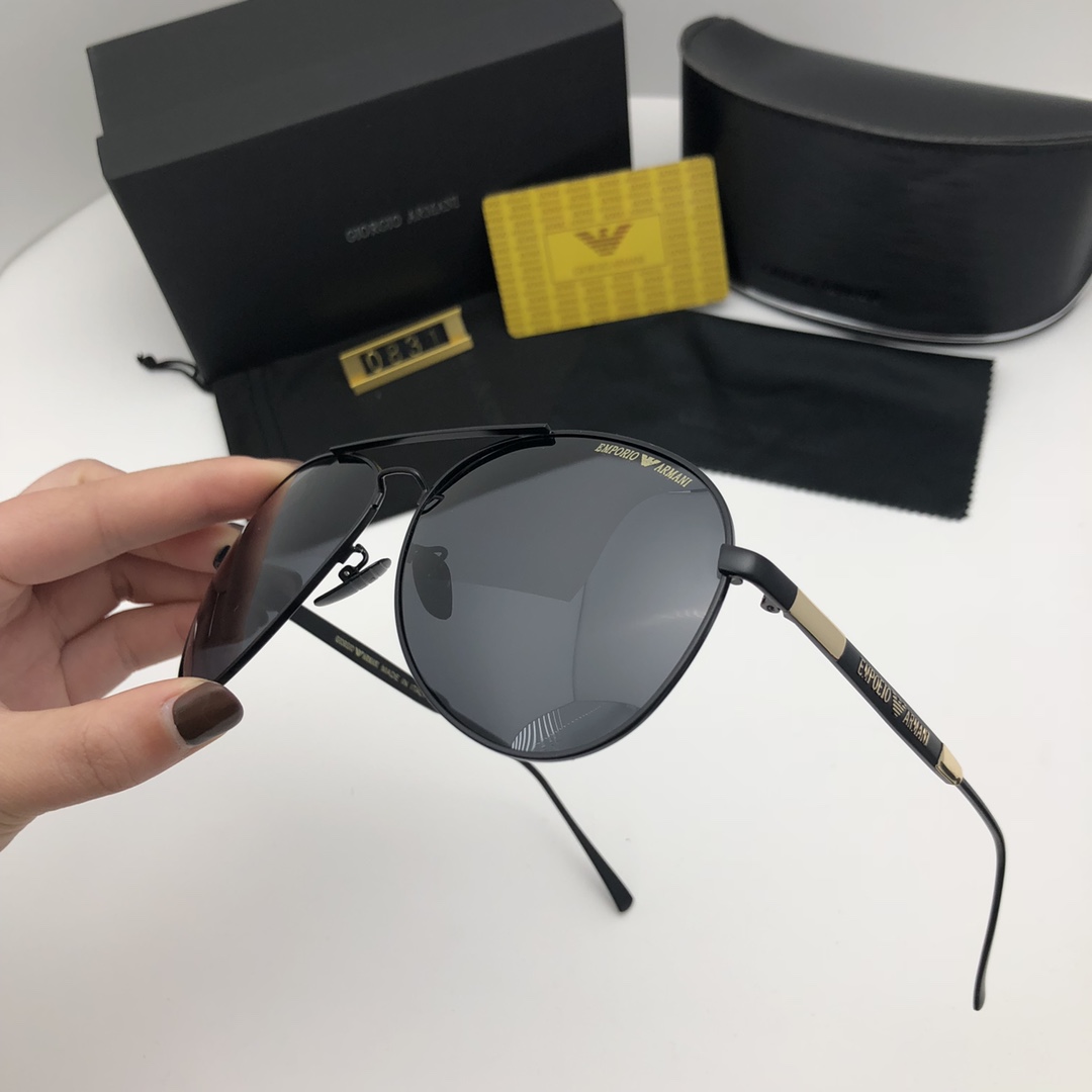 Classic Men's And Women's Sunglasses 5 Colors