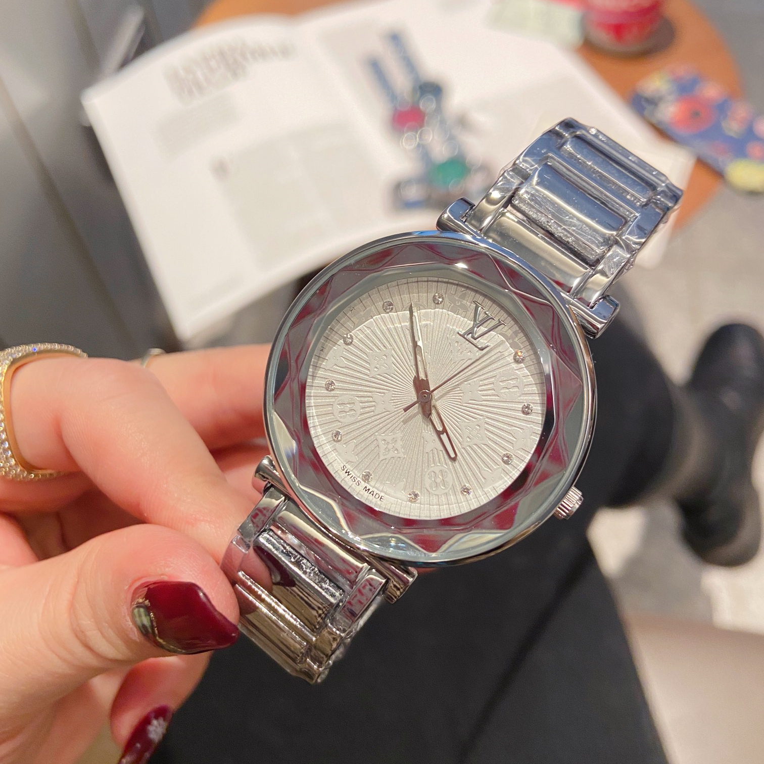 Watch 4 Colors Size:36mm