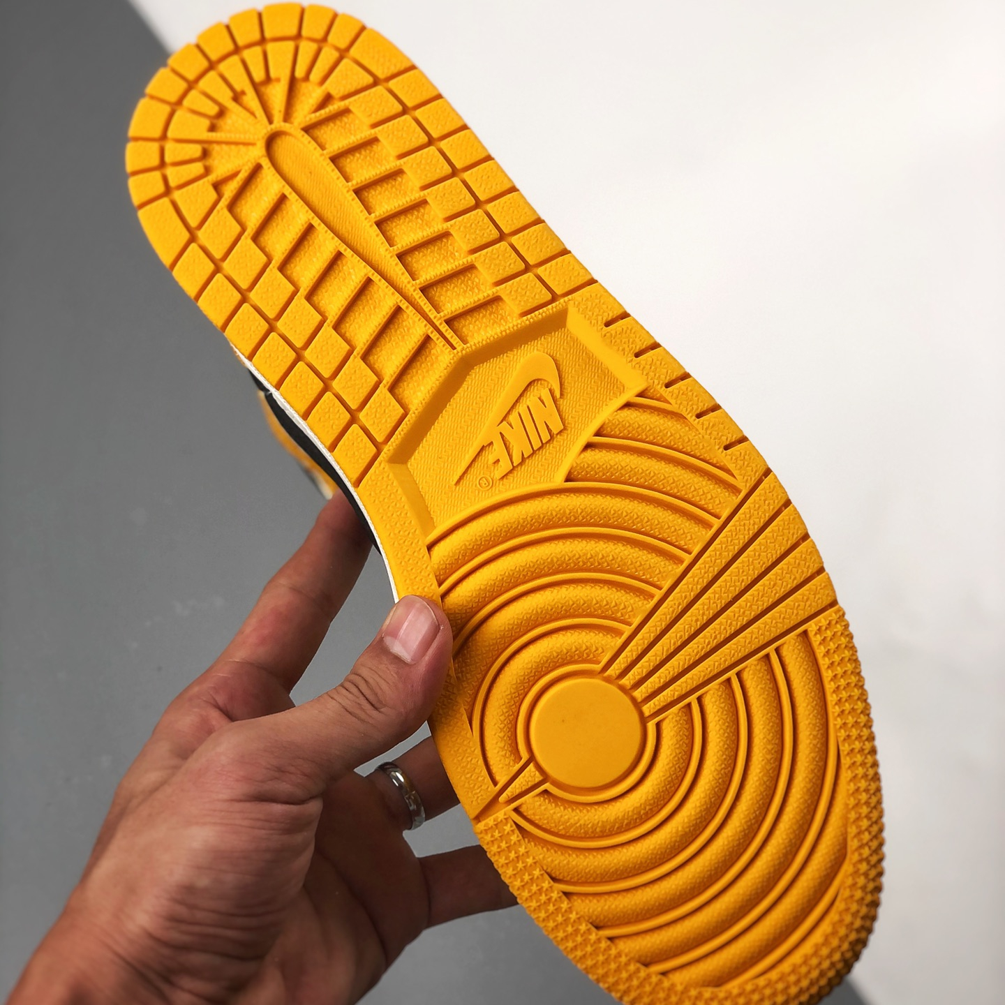 Air Jordan 1 Mid Leisure Board Shoes EU36-EU47.5/ US4-US13