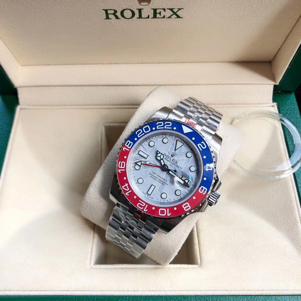 316 Stainless Steel Case With Scratch-resistant Sapphire Crystal