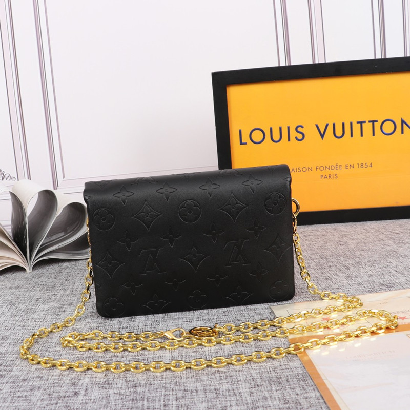 Pochette Coussin Chain bag Black size 20*14*8cm