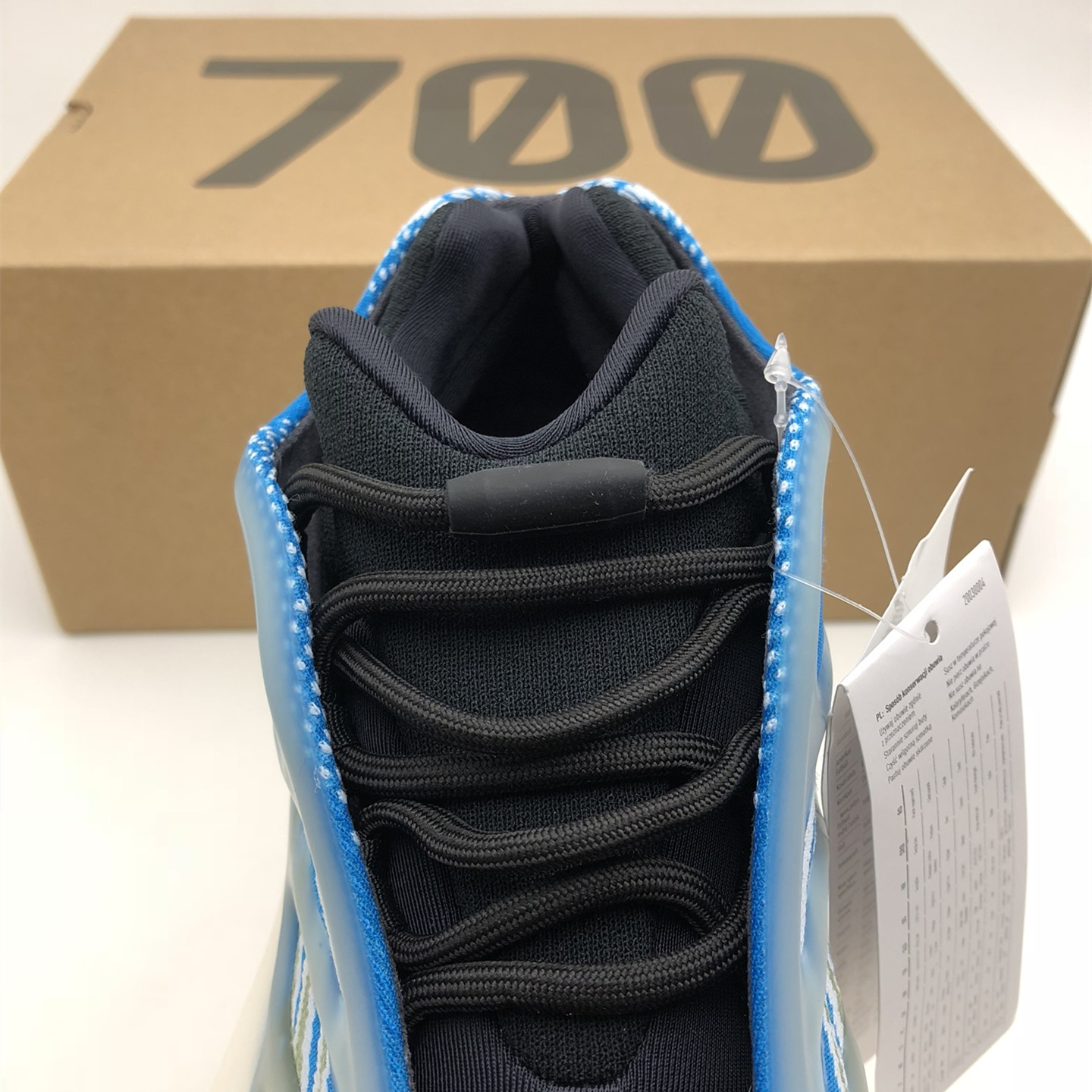 Yeezy Boost 700V3 EU36-EU46 / US3.5-US11