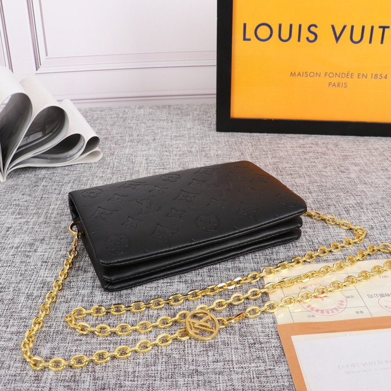 Pochette Coussin Chain bag Black size 20*14*8cm