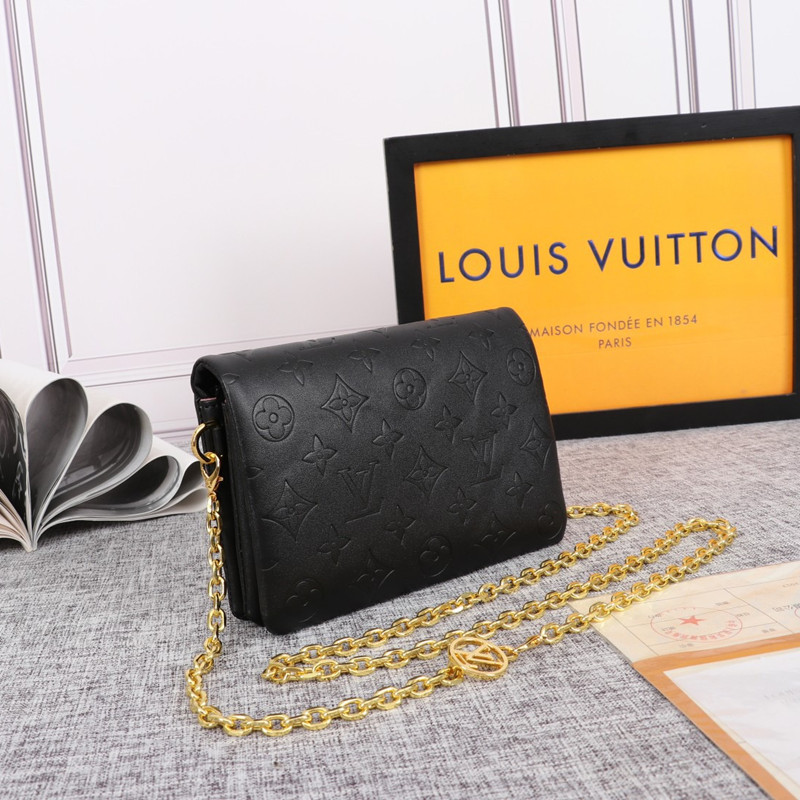 Pochette Coussin Chain bag Black size 20*14*8cm