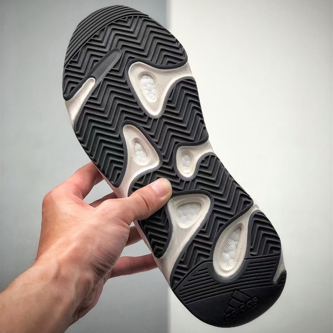 Yeezy Boost 700V2 EU36-EU47 / US3.5-US12