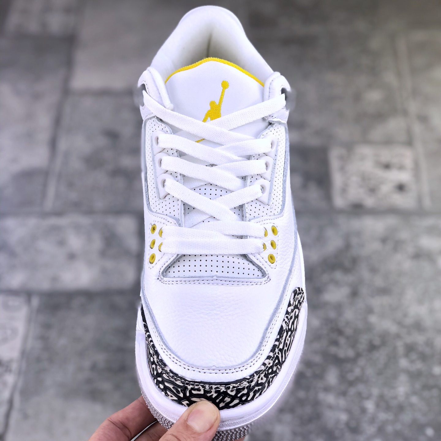 Air Jordan 3 WMNS “Laser Orange” Size:EU36-EU46/US4-US12