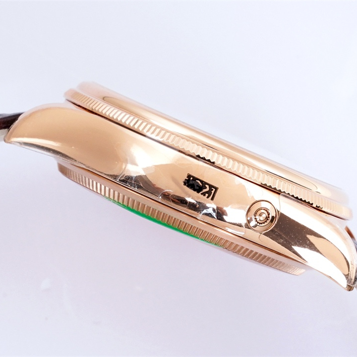 EW Cellini Log 39 diameter 39 mm, thickness 12.5 mm.