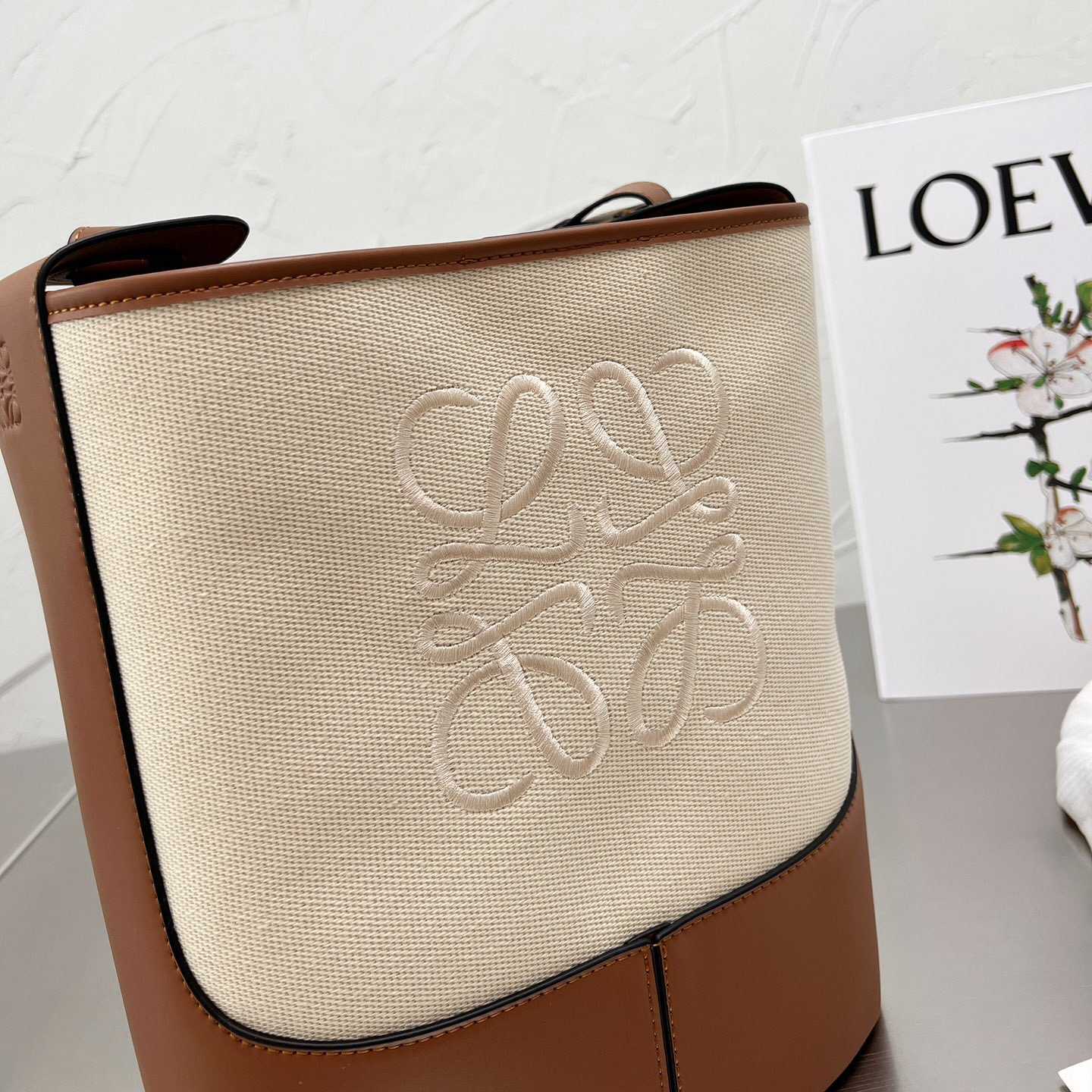 Hobo Anagram Bag Size:32*26*13CM