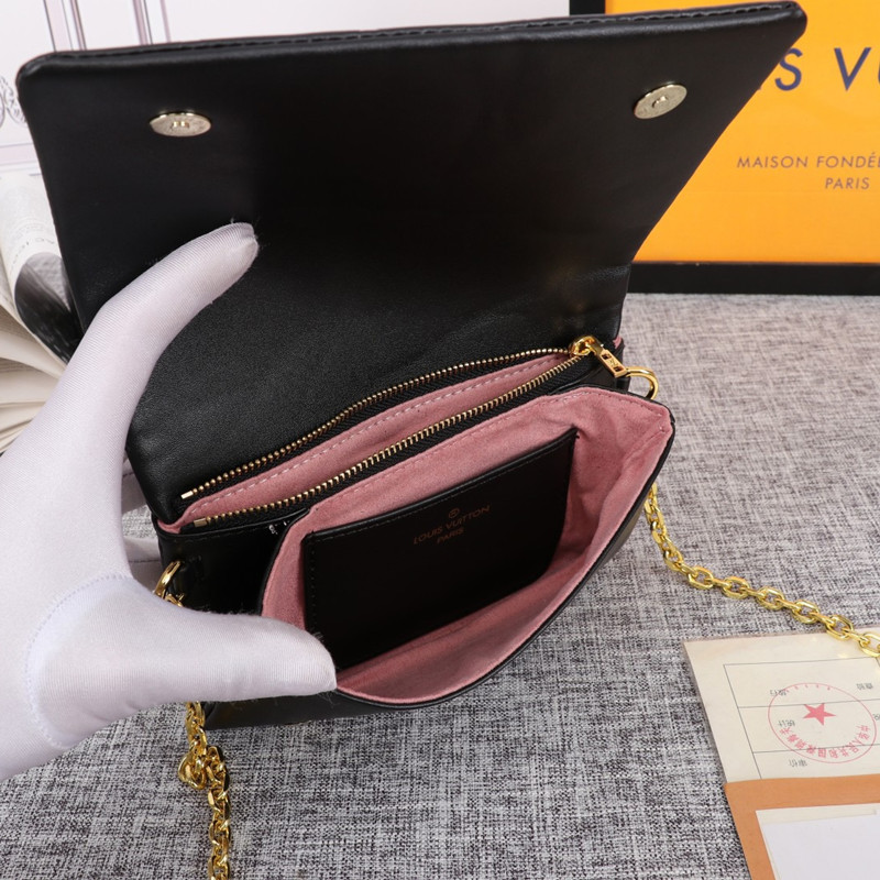 Pochette Coussin Chain bag Black size 20*14*8cm