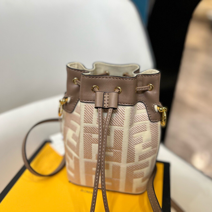 Mon Tresor Shoulder Bags SIZE:13*18CM