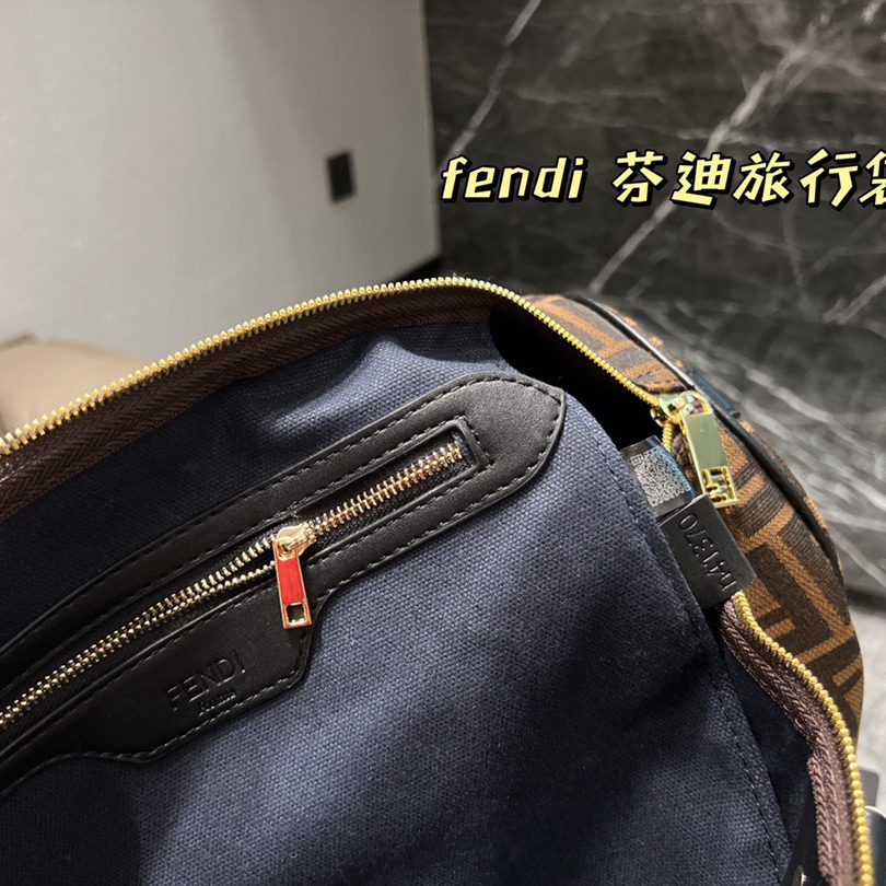 Travel bag size:44*26cm