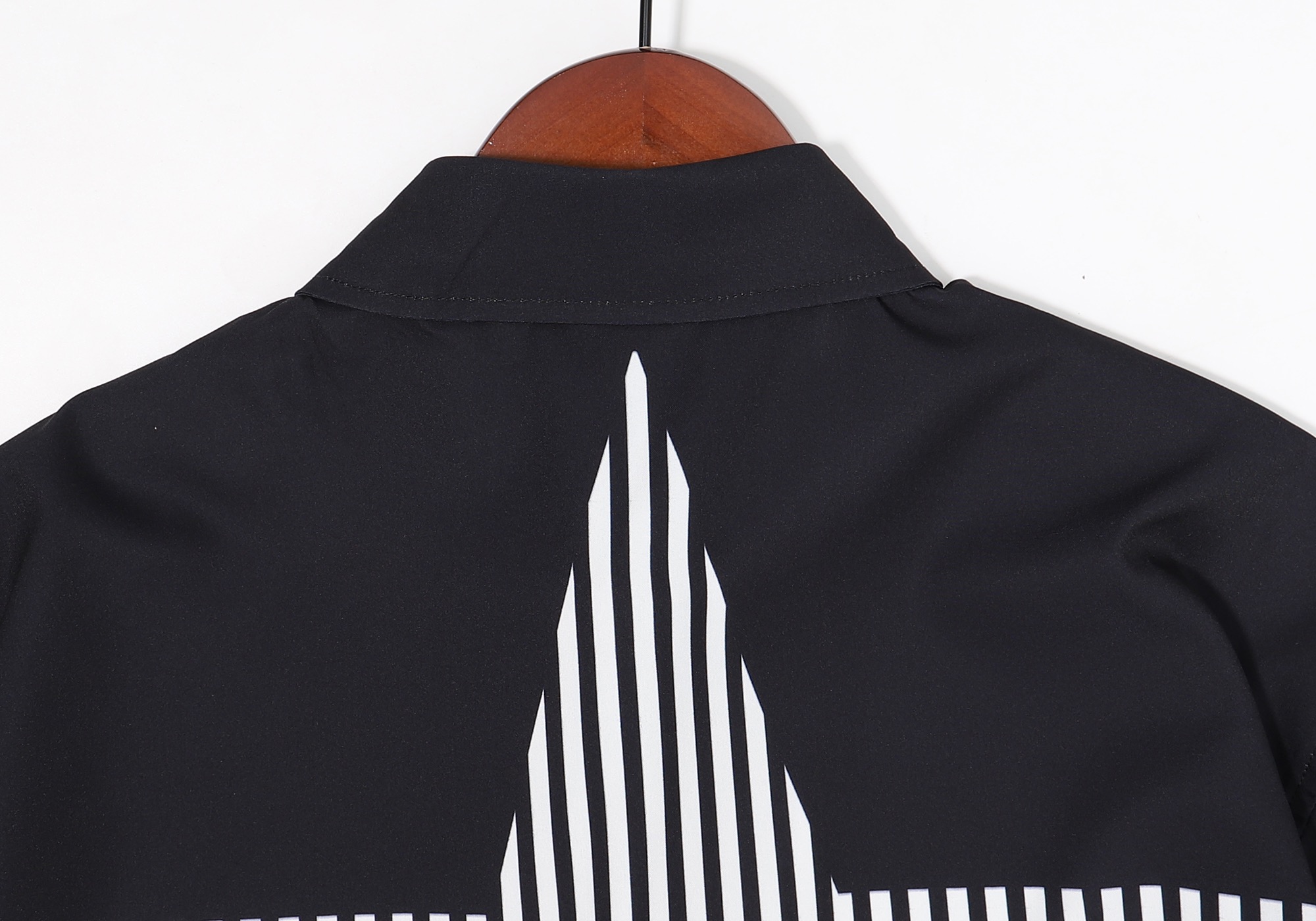 2022ss Men's Black / White T-Shirt