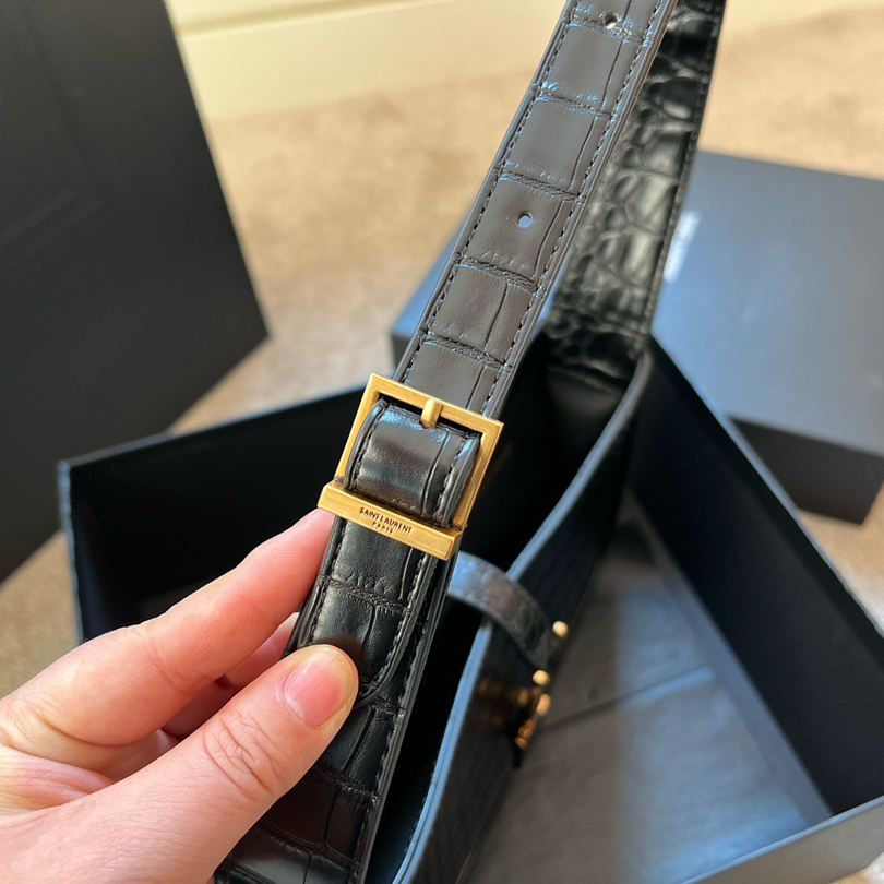 Le 5a7 Size:24×16×6cm