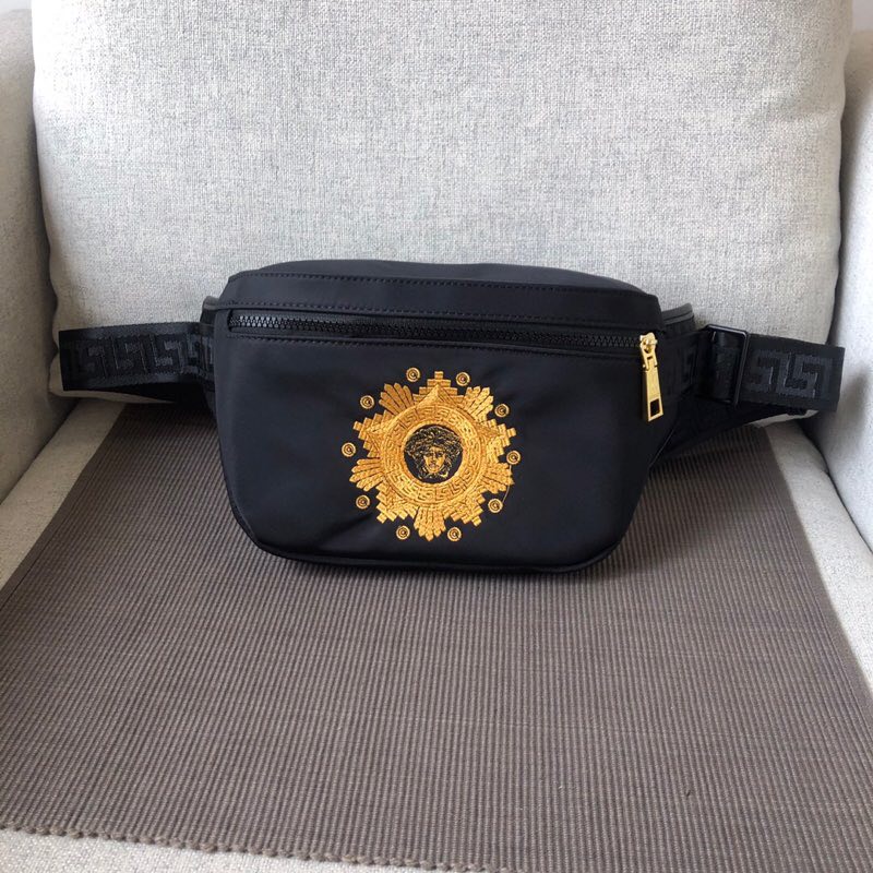 La Medusa Men's Chest Bag Fanny Pack Chest Bag Universal Section Embroidery Bag Size 25*16*7 cm