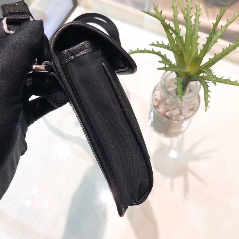 Men's Messenger Bag For Men And Women Bag 2 Colors Size 18*14*3 cm