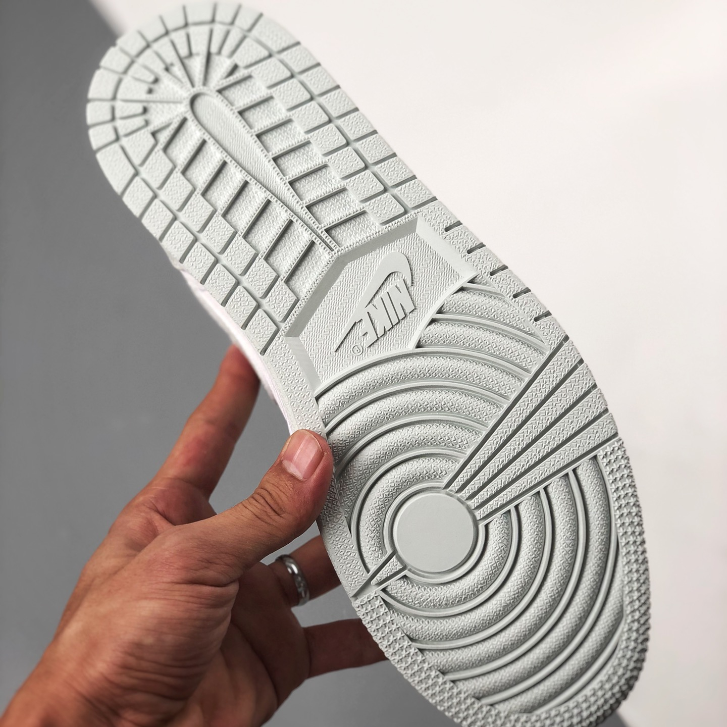 Air Jordan 1 Mid Leisure Board Shoes EU36-EU47.5/ US4-US13