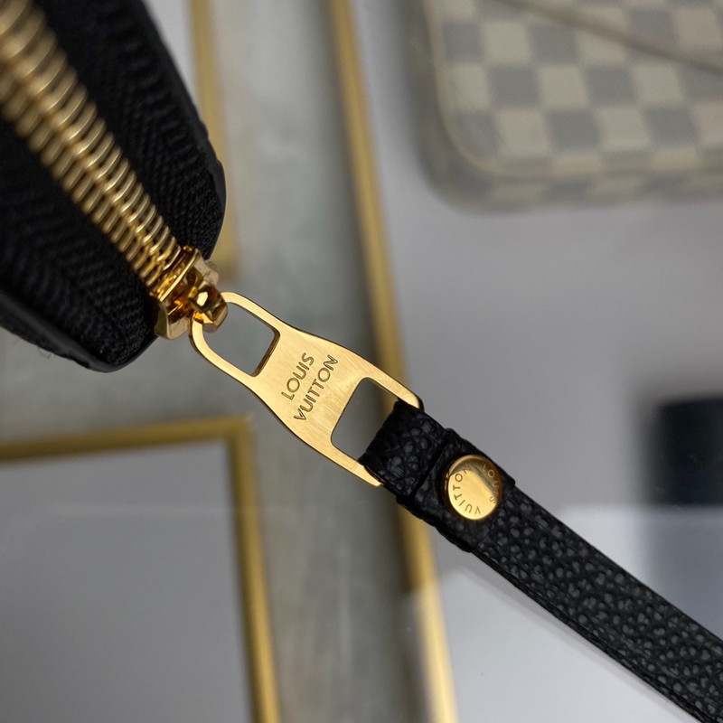 Zippy Wallet Black Size 11* 8.5*2cm