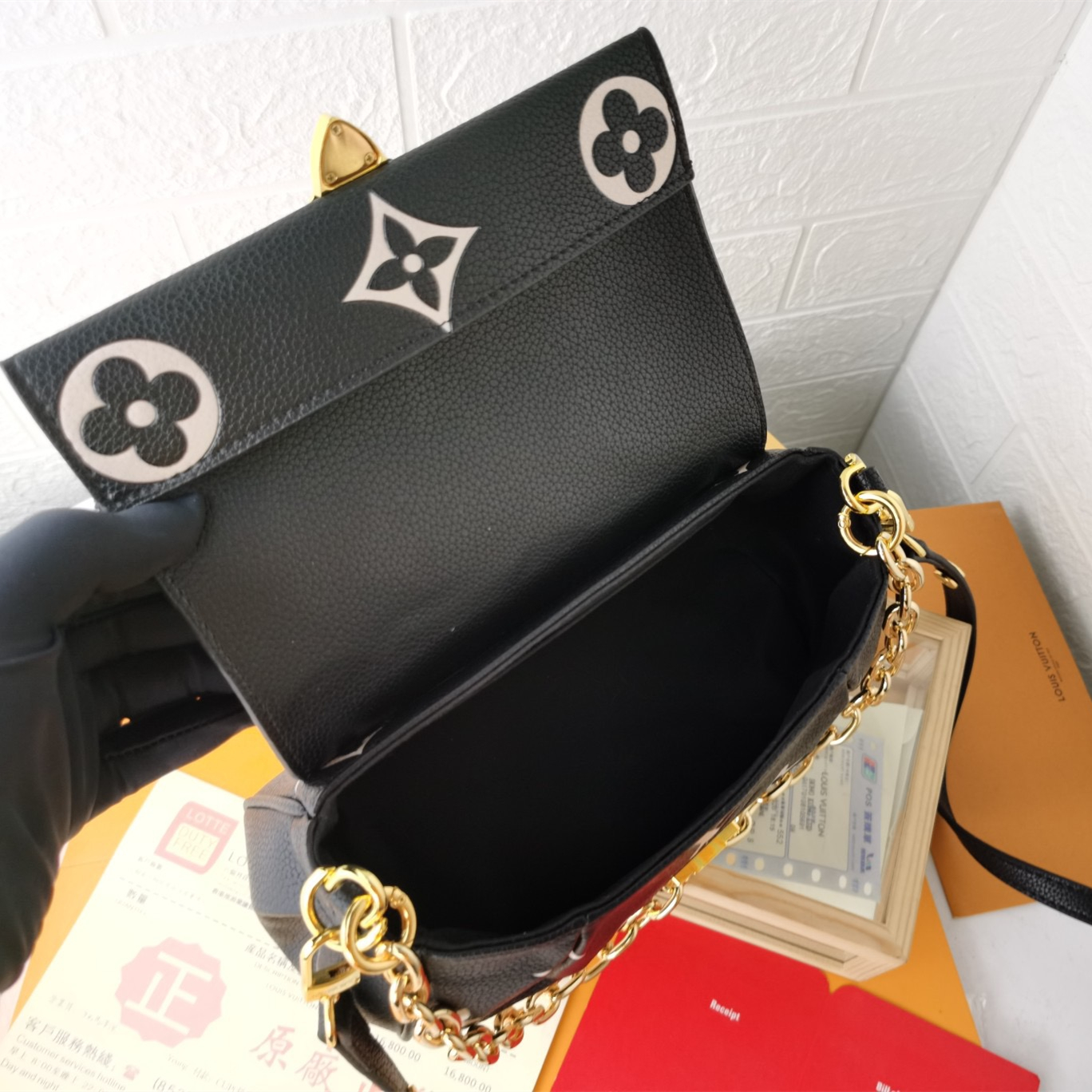 Favorite Handbag Black&Beige Size 24*14* 9cm