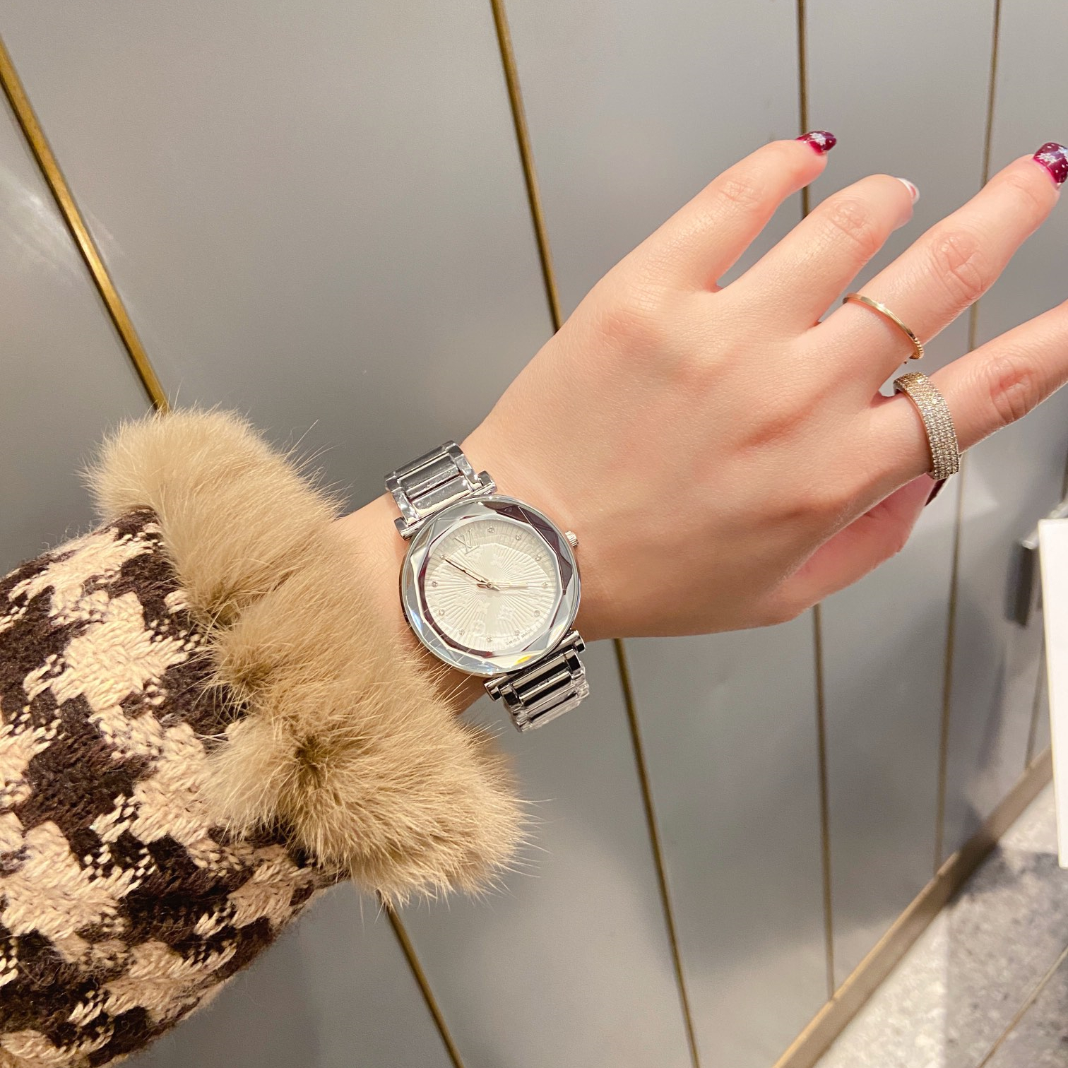 Watch 4 Colors Size:36mm