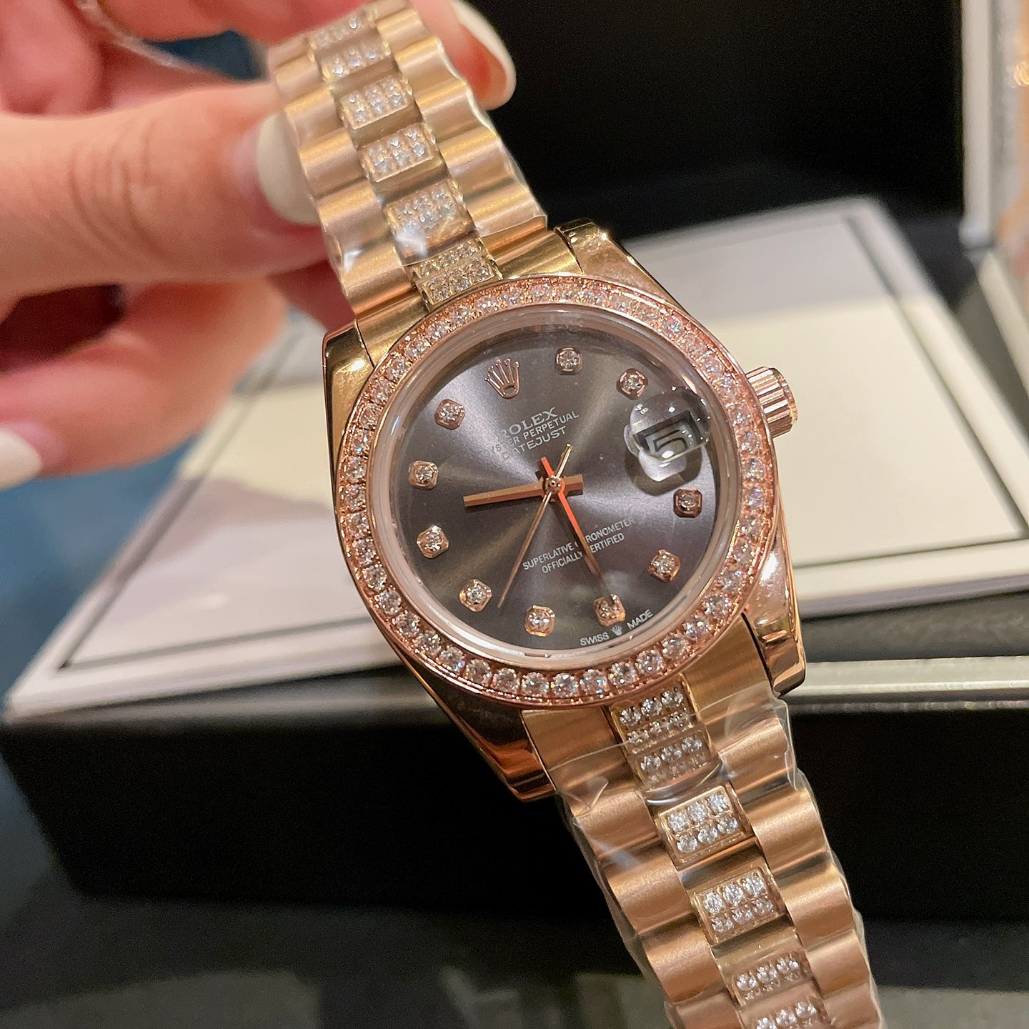 Daybreak Collection Classic Ladies Watch