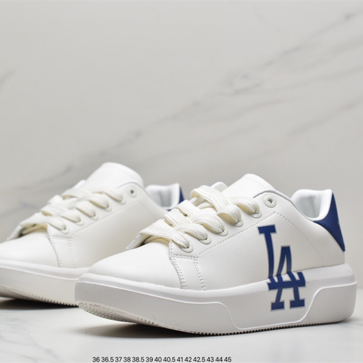 Sports casual board shoes