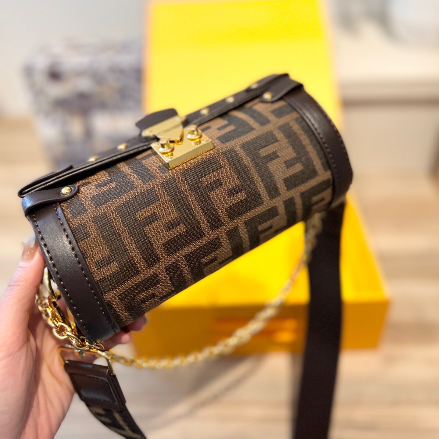 Bags size:20*10*10cm