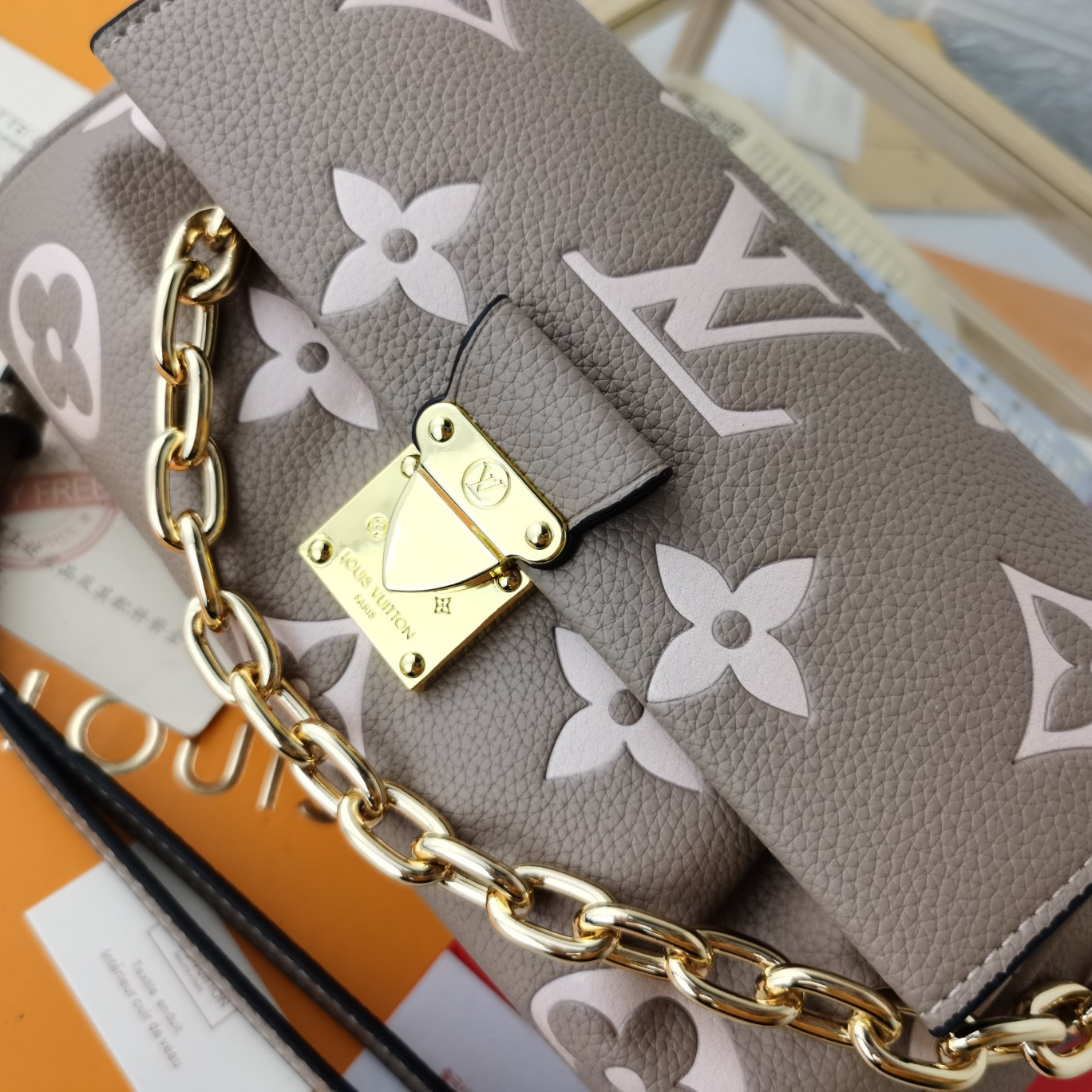 Favorite Handbag Elephant Grey Size 24*14* 9cm