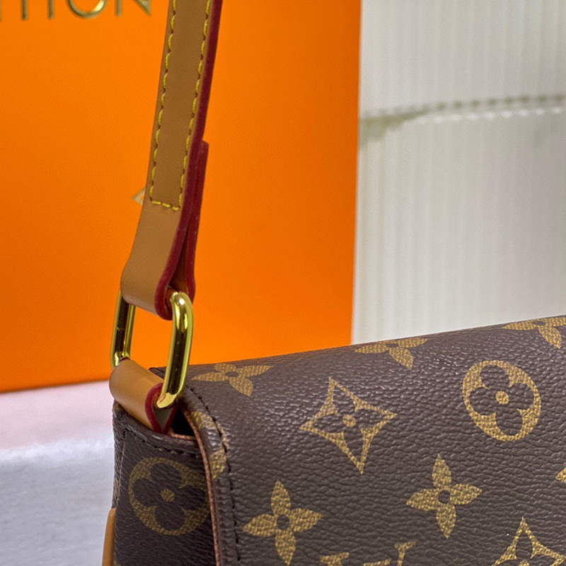 Women's Crossbody Bag Size 25*22*4 cm