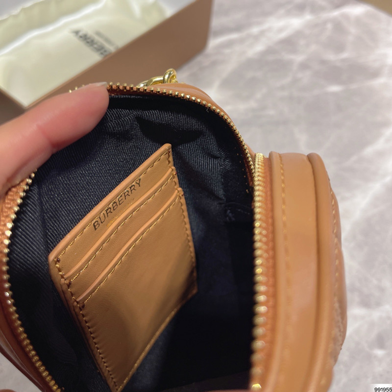 Lola Phone Bag In Quilted Lambskin Size 11 * 3 *19 cmcm