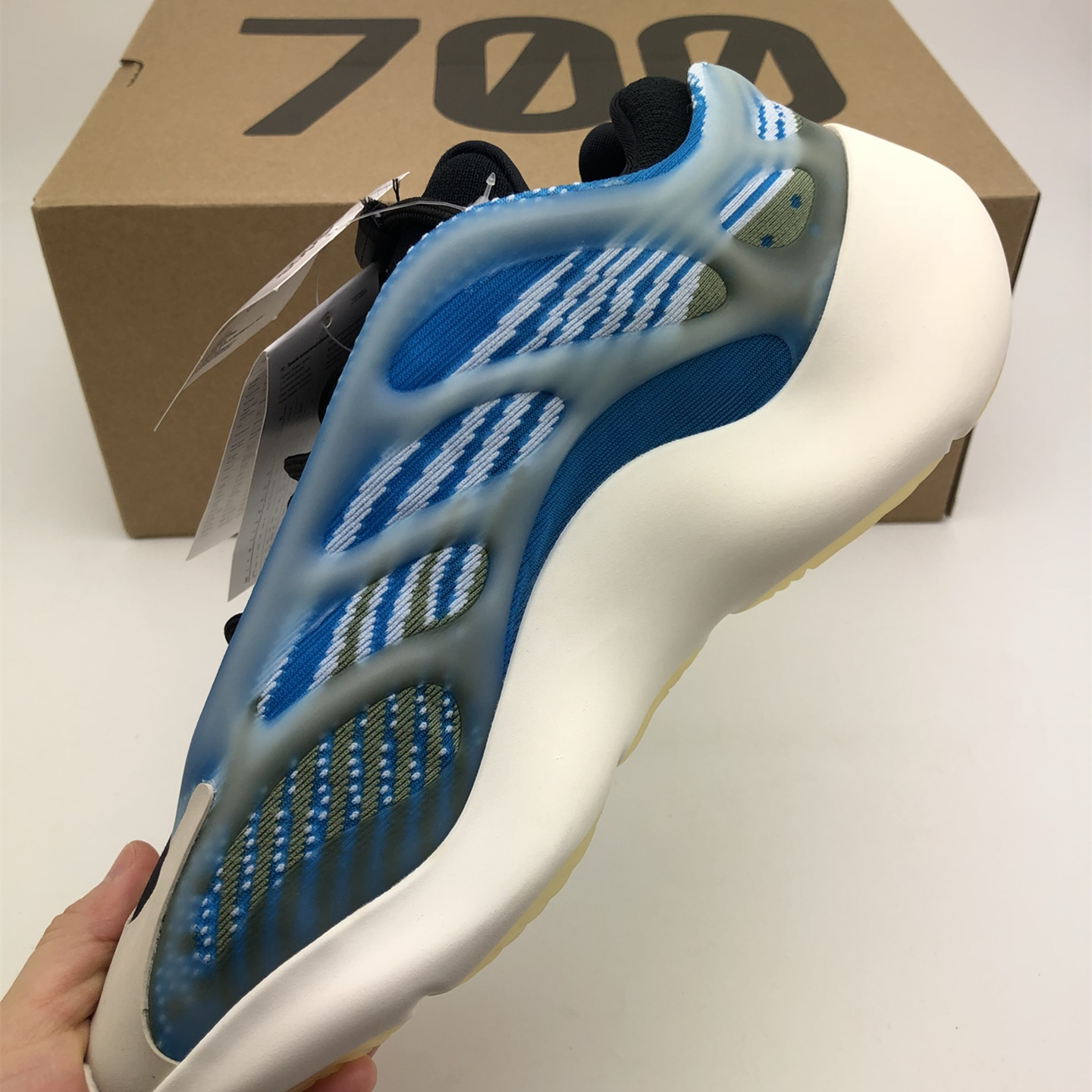 Yeezy Boost 700V3 EU36-EU46 / US3.5-US11