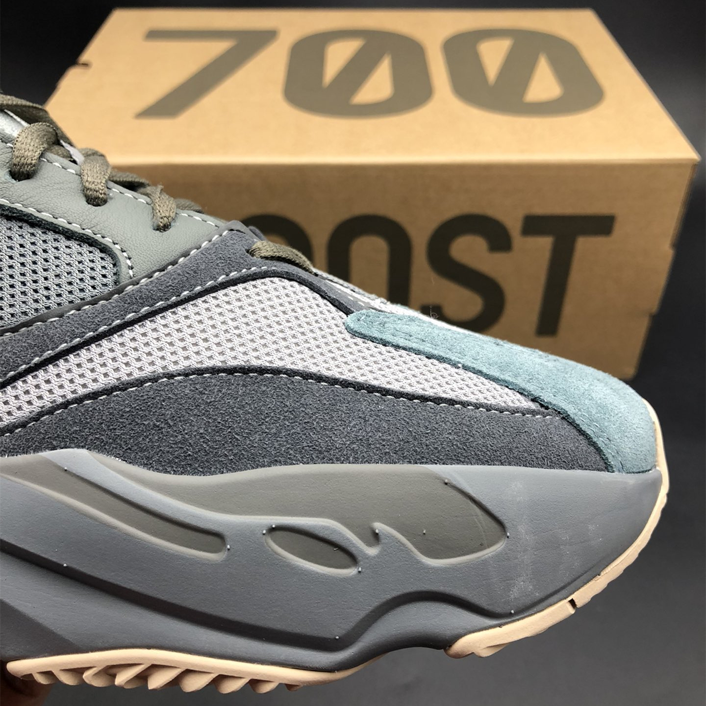 Yeezy Boost 700V1 Reflective Running Shoes 3M EU36-EU47 / US3.5-US12
