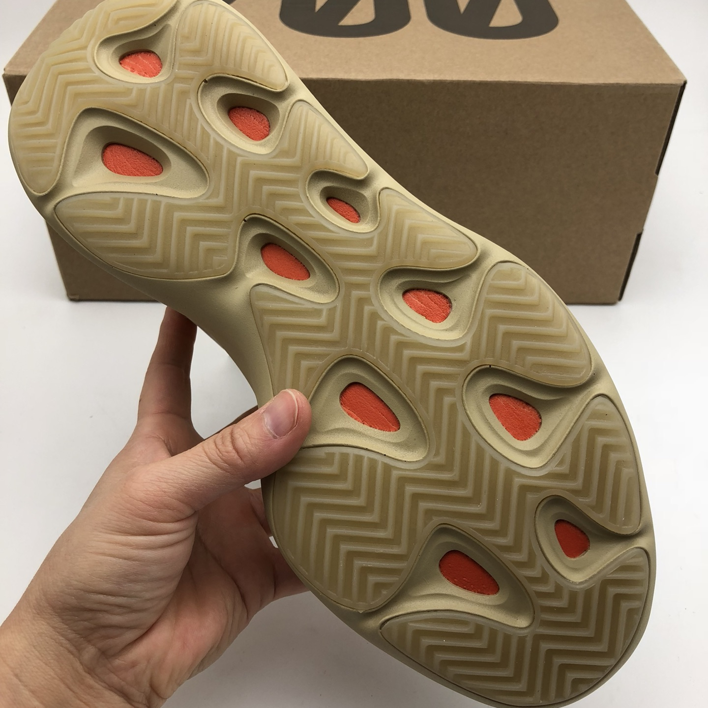 Yeezy Boost 700V3 EU36-EU46 / US3.5-US11