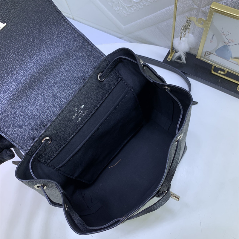 Lockme Shoulder Bag Ladies Fashion Backpack Schoolbag Size 22 * 28 * 13 cm