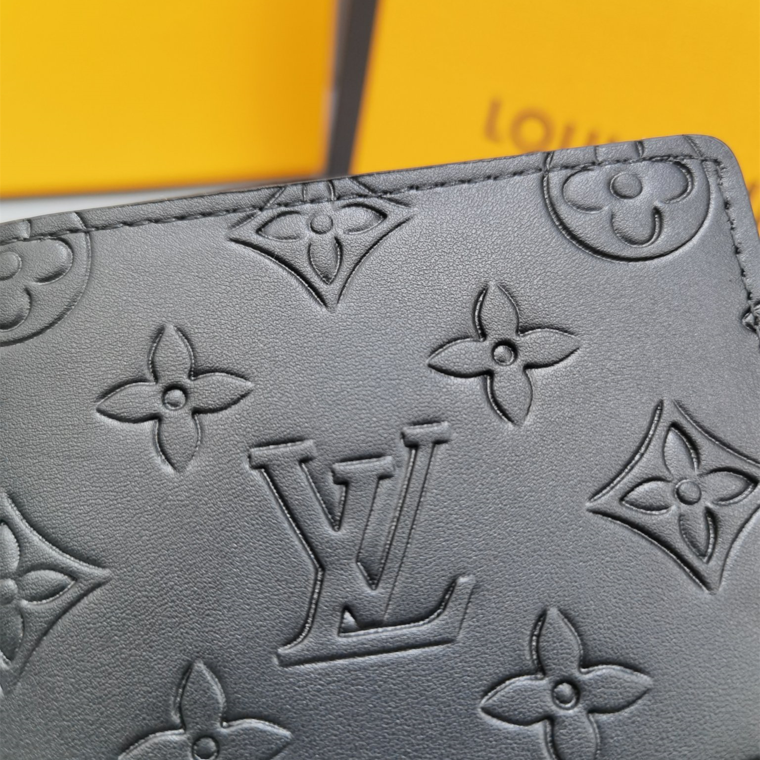 Wallet size:11*8.5*2CM