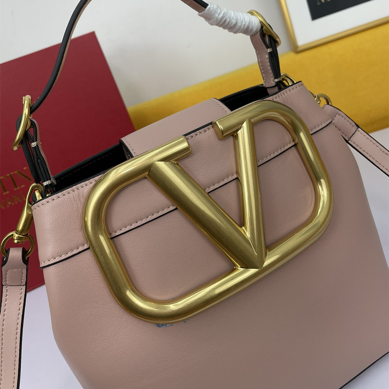 Garavani Supervee Women's Clutch Bag Crossbody Bags Size 20*19*12 cm