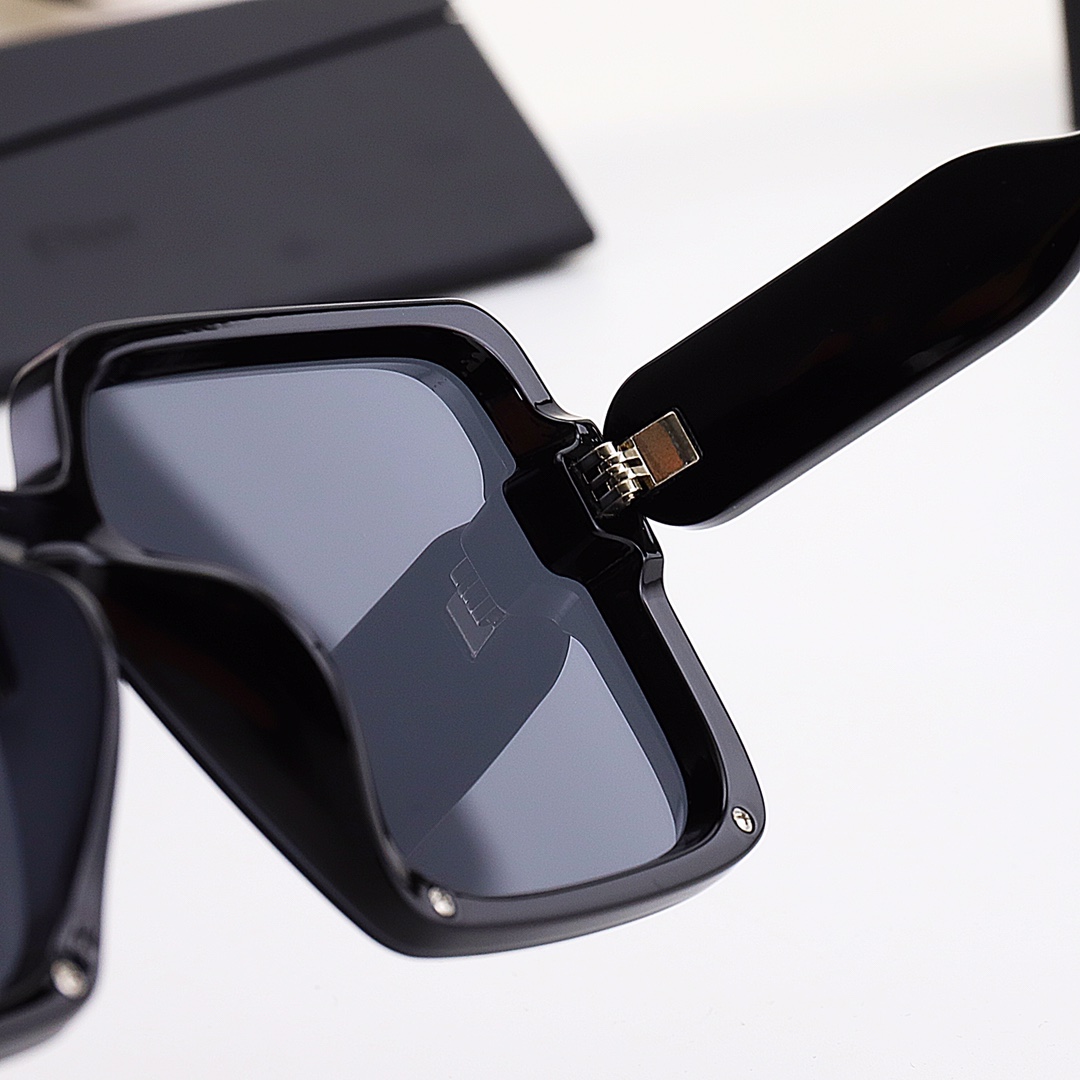 2022 New Men's And Women's Sunglasses 4 Colors