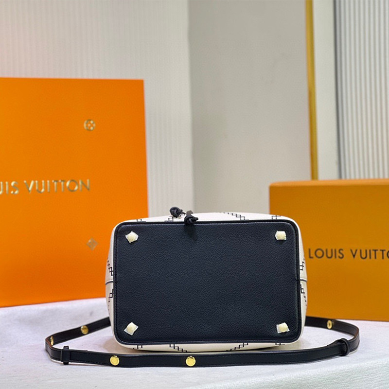 Bucket bag NéoNoé Medium Handbag Milk White Size 26*26*17.5 cm