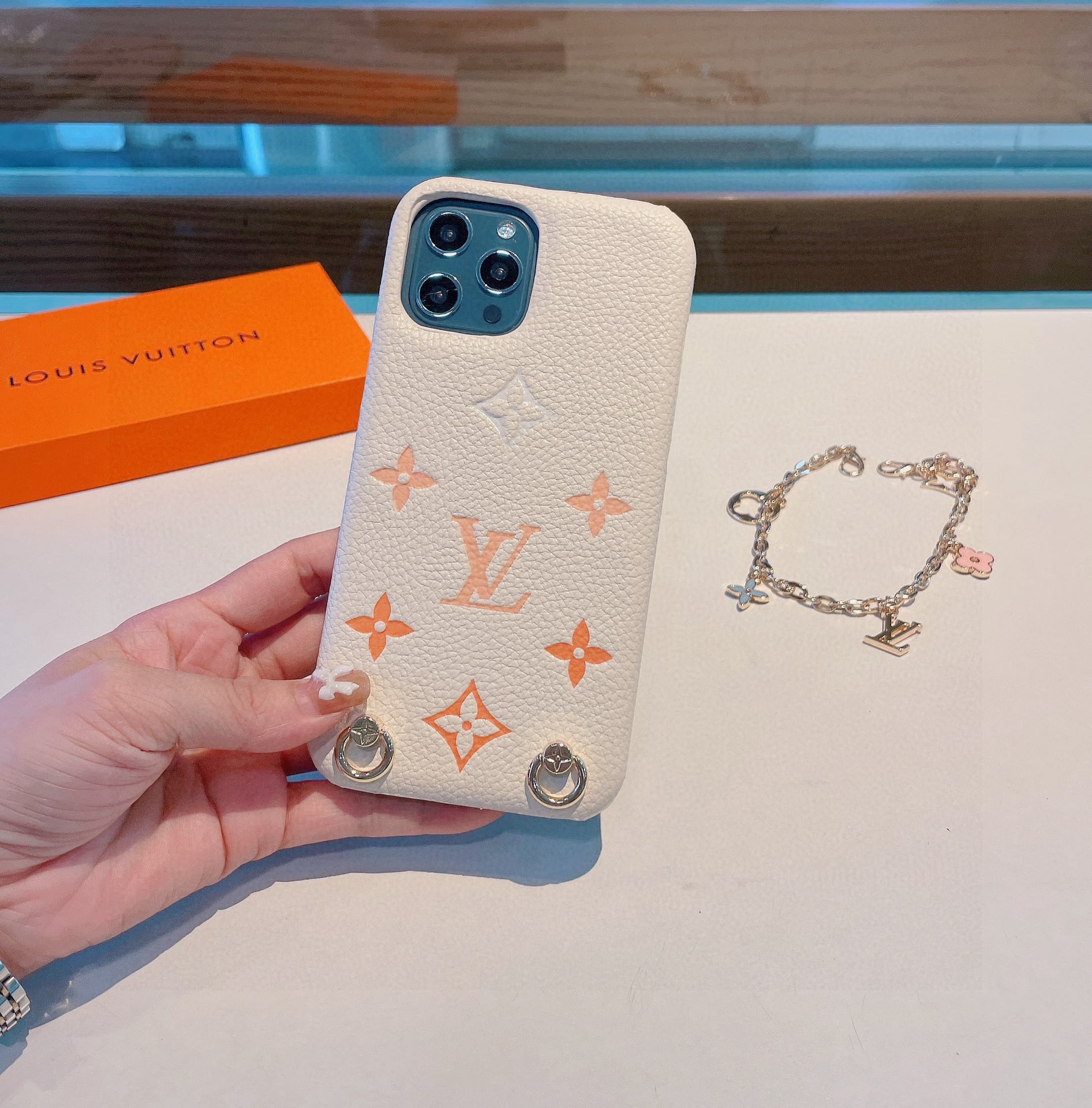 Phone Case ， 2 Colors