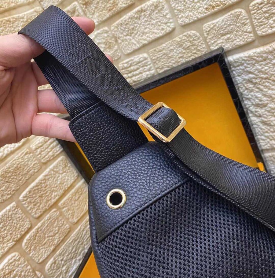 Men's Chest bag Shoulder Bag Size 32*18*6 cm