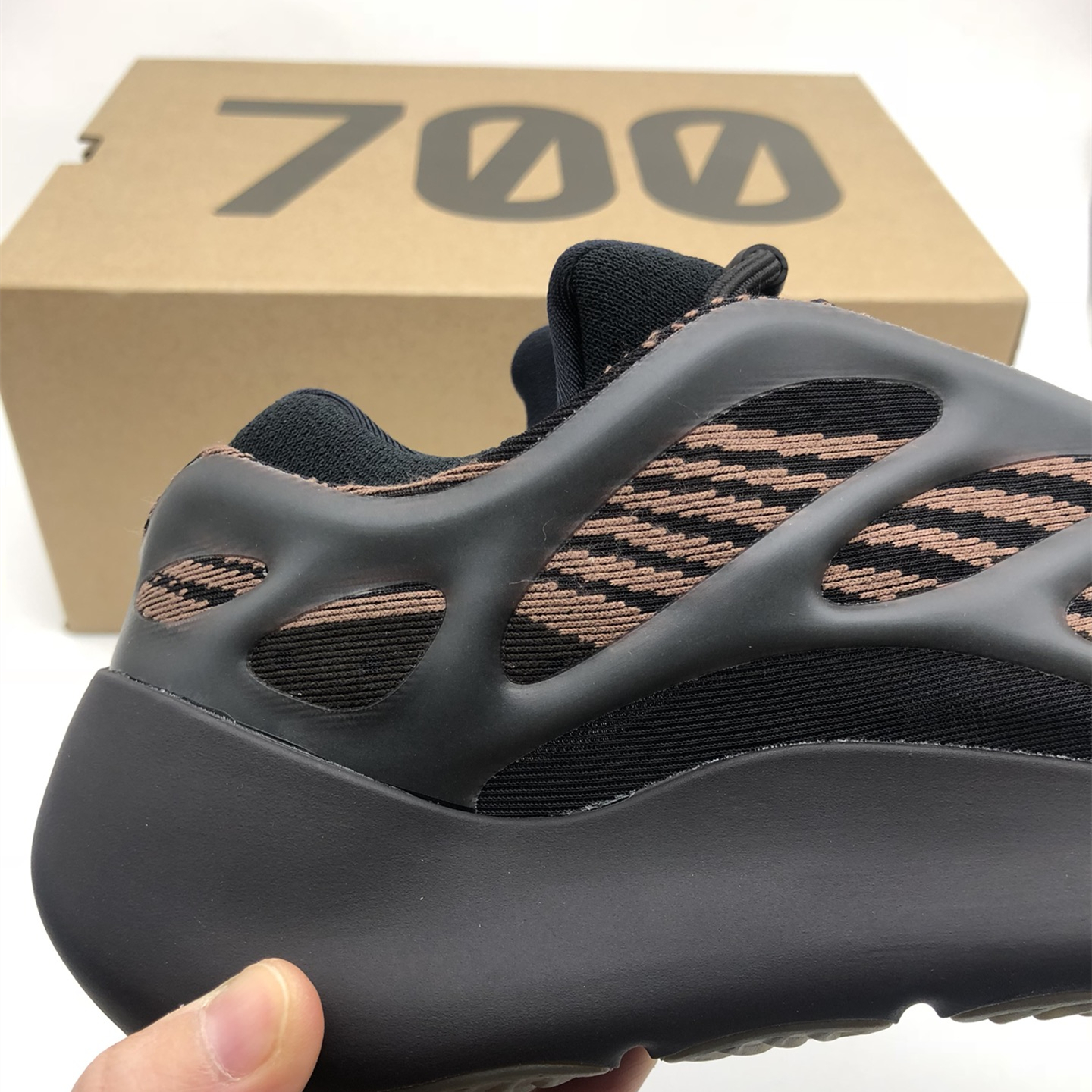 Yeezy Boost 700V3 EU36-EU46 / US3.5-US11