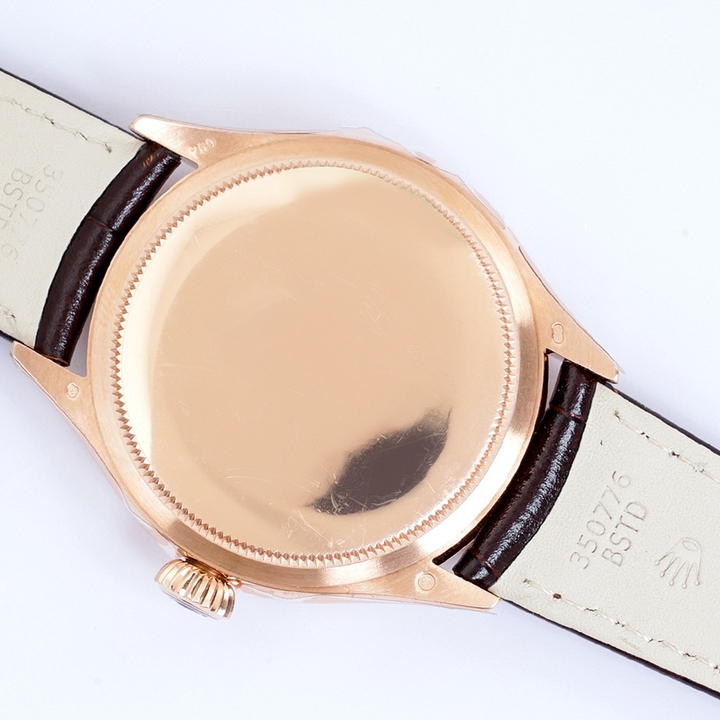 EW Cellini Log 39 diameter 39 mm, thickness 12.5 mm.