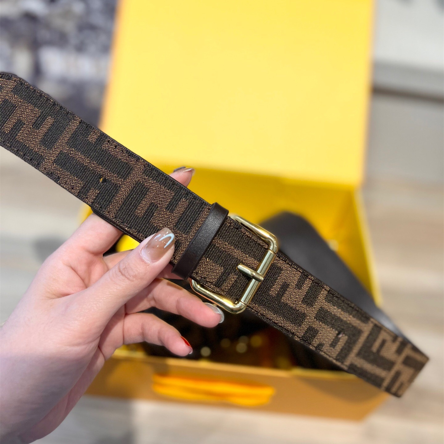 Bags size:20*10*10cm