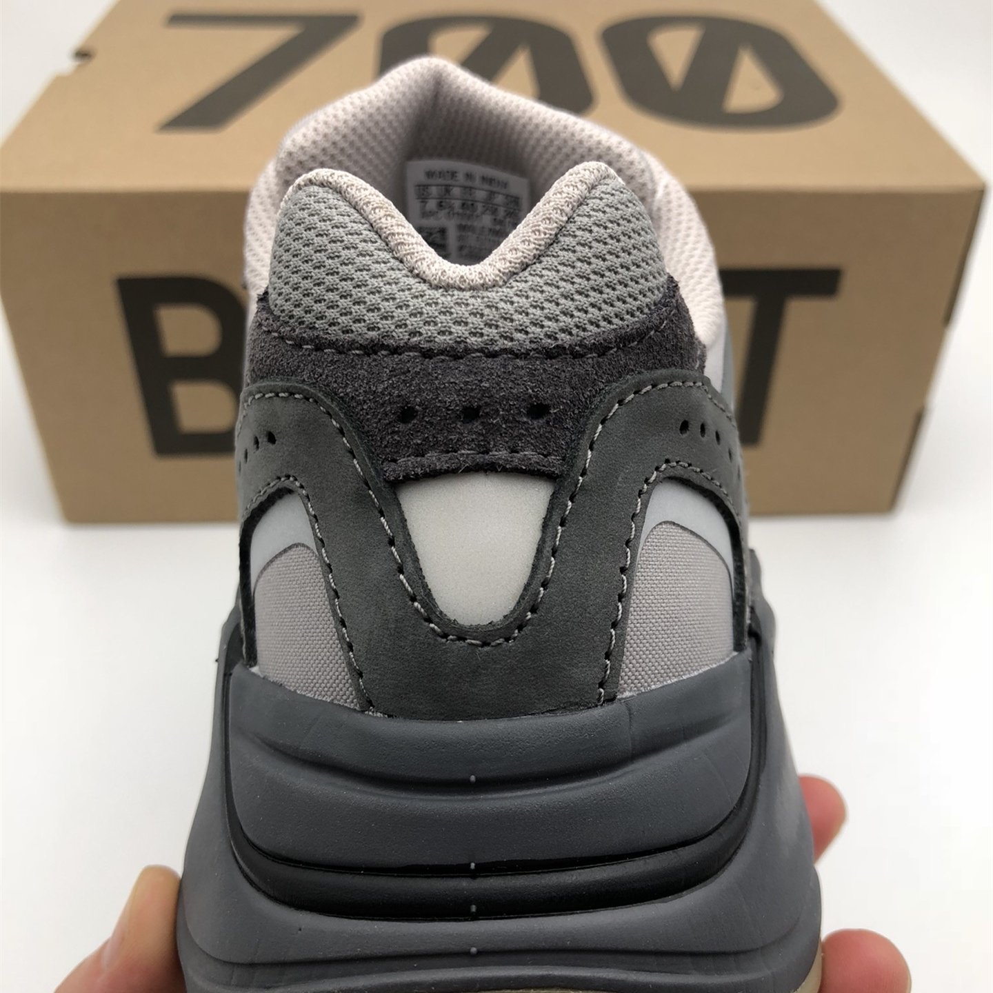 Yeezy Boost 700V2 EU36-EU47 / US3.5-US12